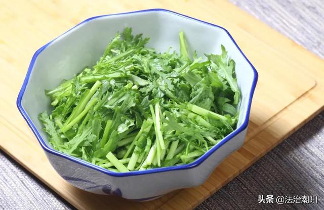 饸饹怎么读拼音，饸饹面的读法是什么（荸荠、芫荽、饸饹、蒟蒻…怎么念）