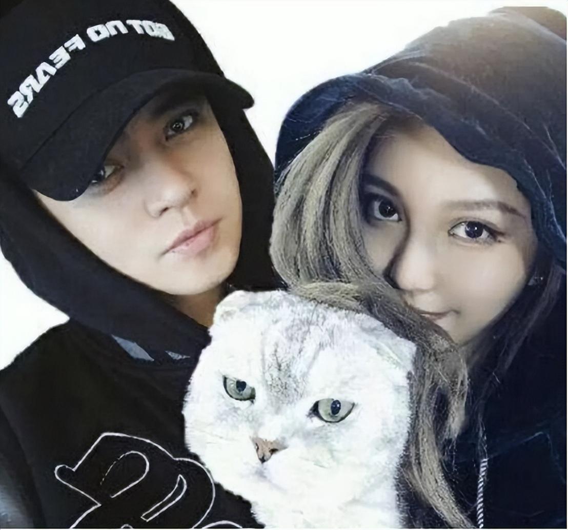 样子(周扬青整容前照片曝光,夸她"大美人"的网友们,你们可以sǐ心了)