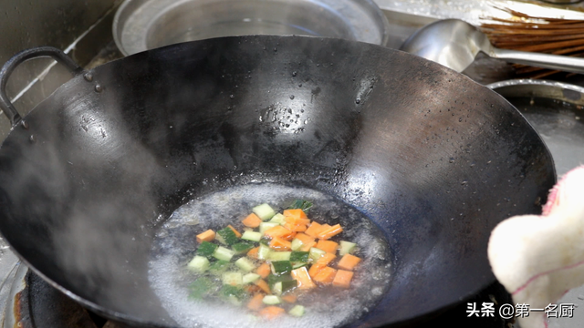 怎样炸花生米又酥又脆又香窍门，怎样炸花生米又酥又脆又香窍门儿（“花生米”最好吃的5种做法）