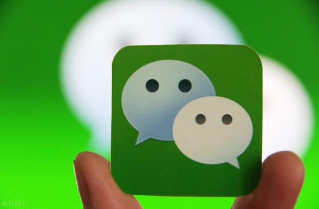 怎么转发朋友圈的文字和图片，如何一键转发别人的朋友圈（微信长按2秒很厉害）