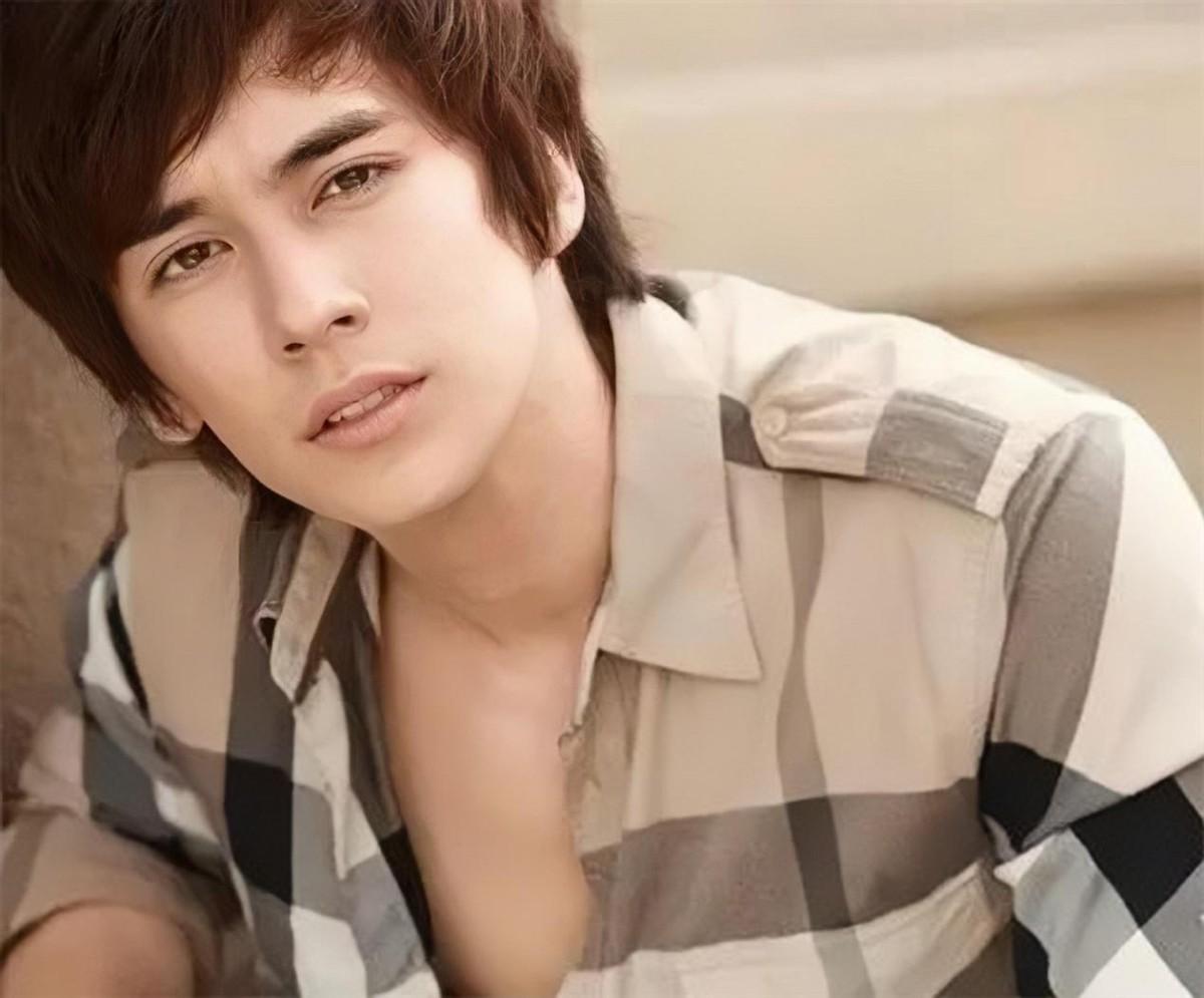 钟丽缇和张伦硕在一起多久了(张伦硕:娶大12岁的钟丽缇,做3个女儿的