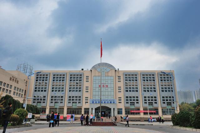 新疆高考政策，2025年新疆高考政策（2021年新疆高考招生计划深度分析）