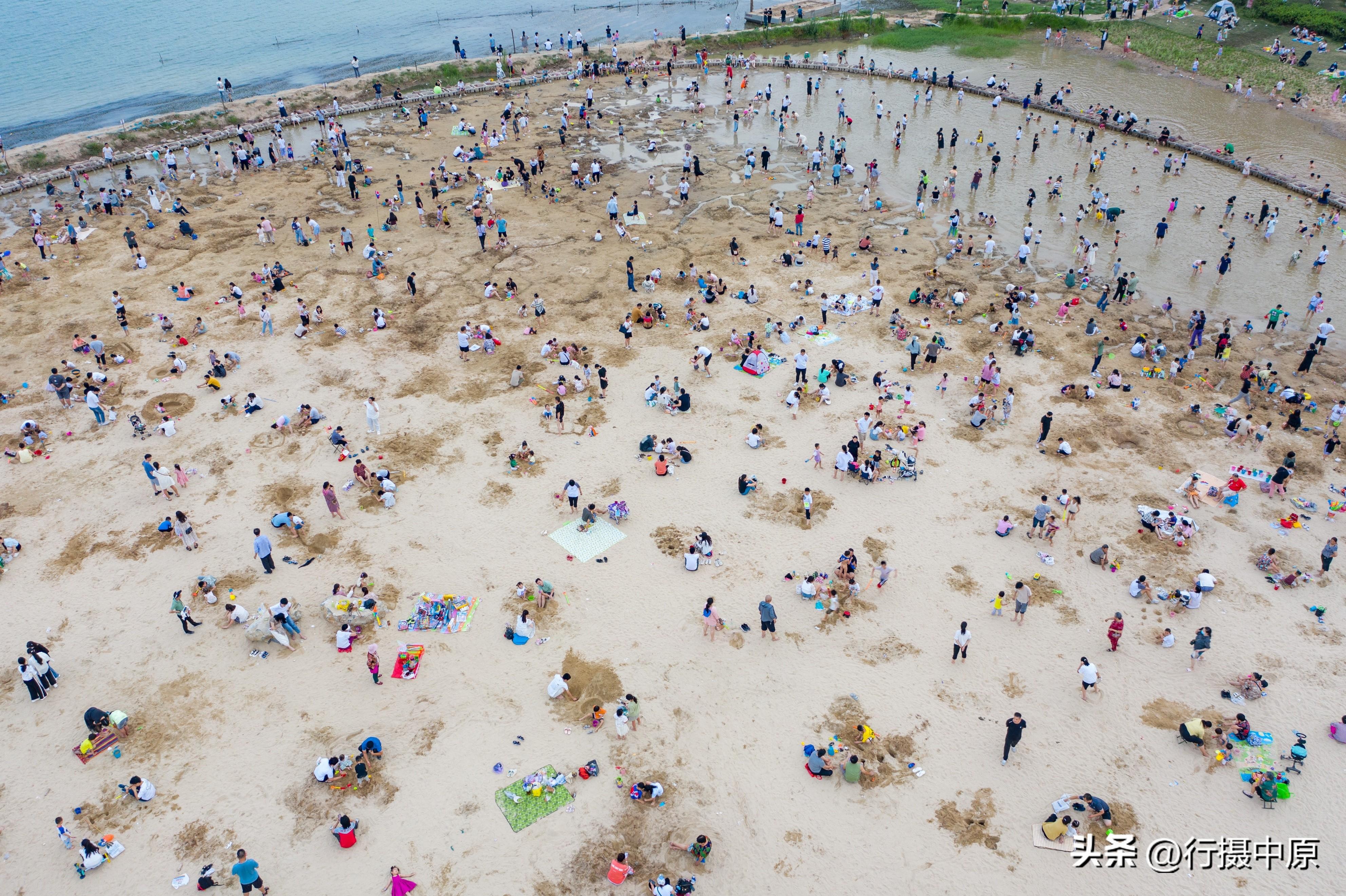 北龙湖:郑州市民夏日"打卡首选"的沙滩休闲胜地