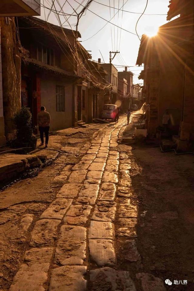 昆明旅游景点，昆明旅游景点一日游（昆明必打卡的30个小众上镜地）