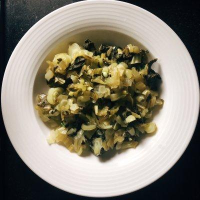 酸菜炒肉泥制作方法，酸菜炒肉泥的做法（最让孩子停不下筷子的竟然是肉末炒酸菜）