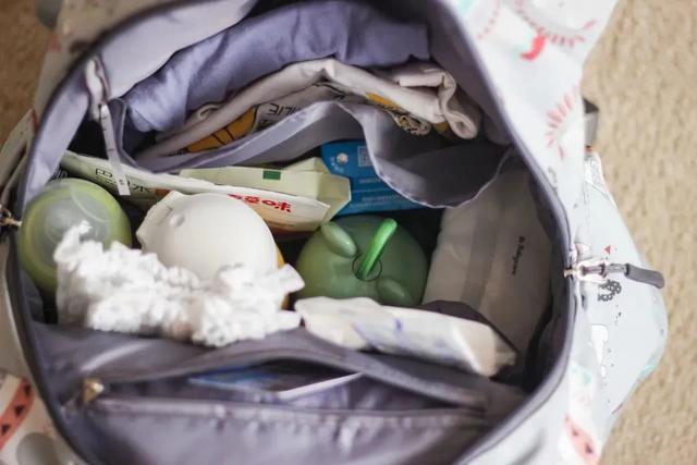 妈咪包哪个牌子比较实用，妈咪包买什么样的好（不到百元，外出春游轻松搞定）