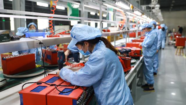 电池订单爆满,工人自比陀螺,小厂工程师等着上市一夜暴富-图1