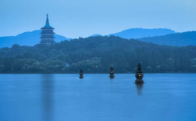 杭州西湖门票多少钱，西湖公园门票多少钱（西湖游船暑期优惠来了）