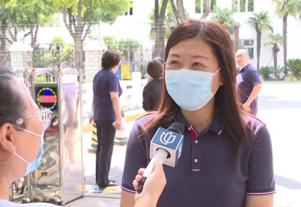 倒鸭子续集昆明大学城，倒鸭子续集视频（在沪小伙成网络“红人”）